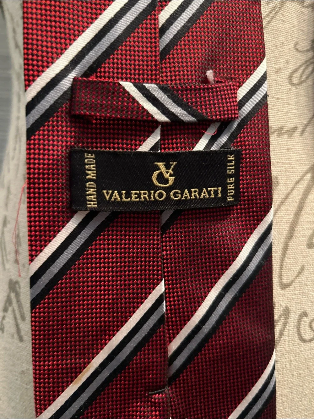Striped Men's Red Pure Silk Neck Tie — Classic Diagonal Pattern